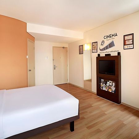 Ibis Jakarta Harmoni Jacarta Exterior foto