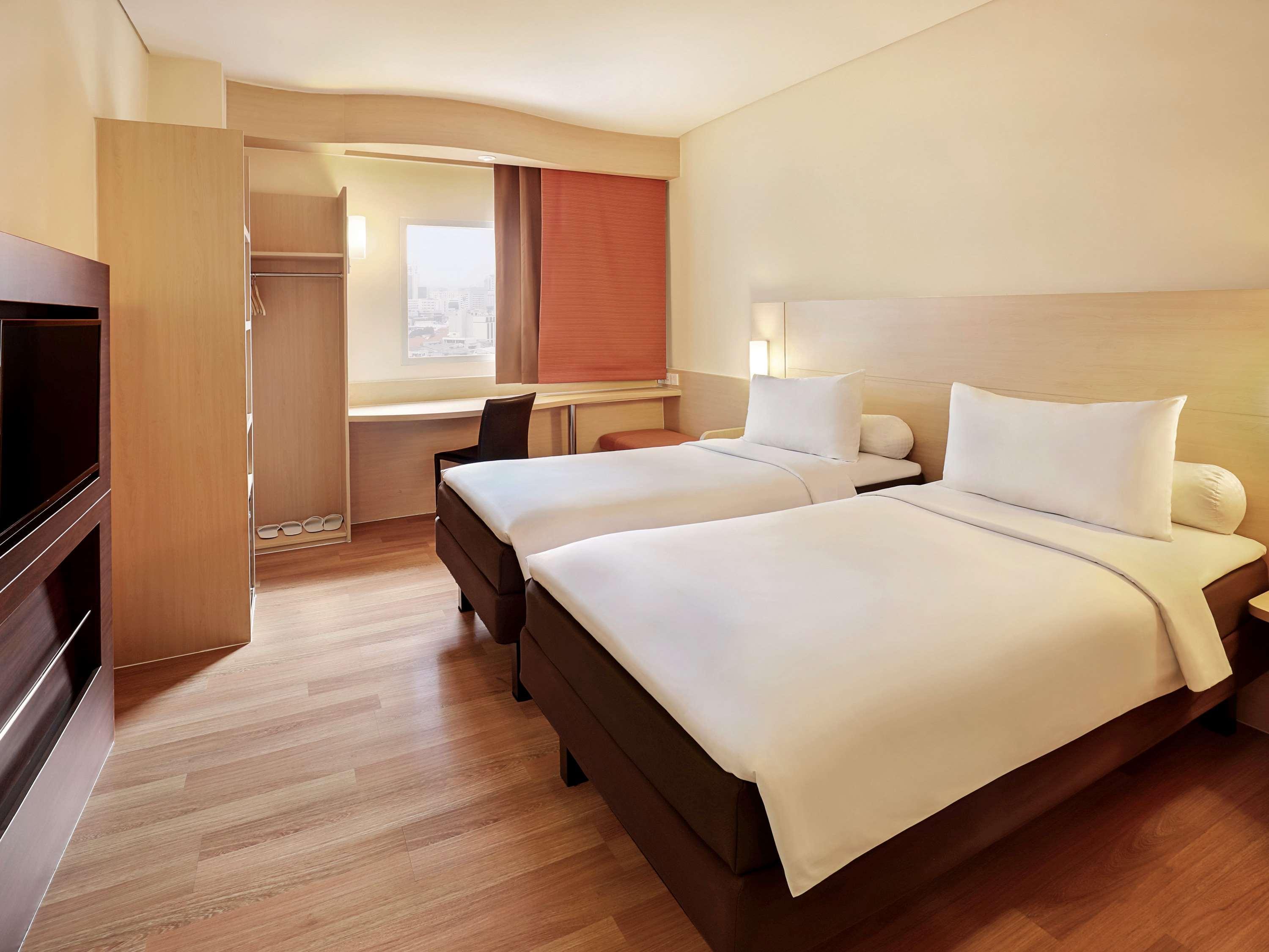 Ibis Jakarta Harmoni Jacarta Exterior foto