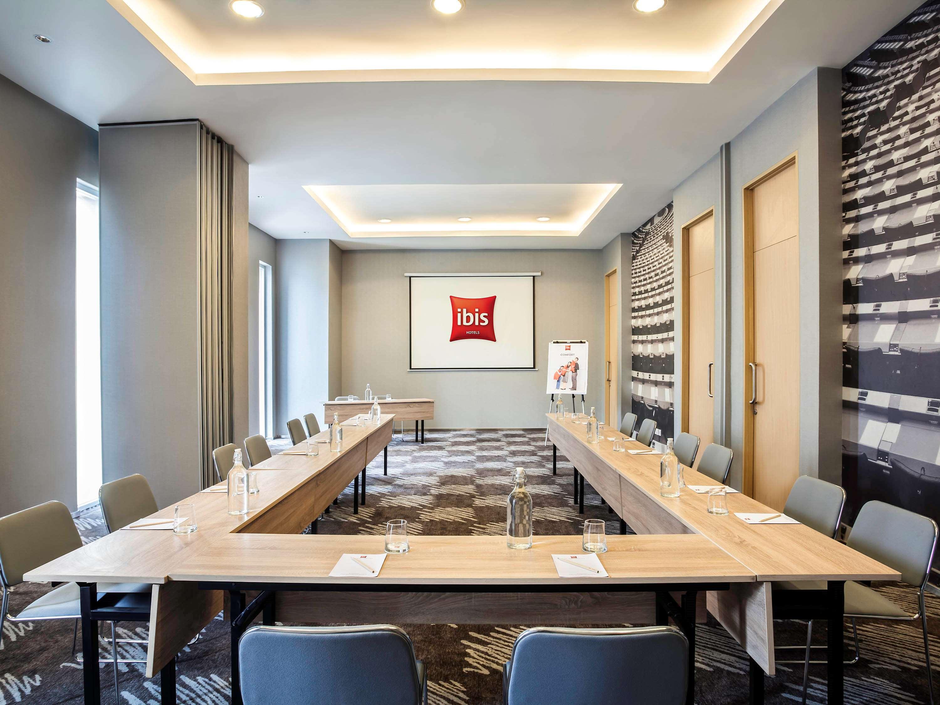 Ibis Jakarta Harmoni Jacarta Exterior foto