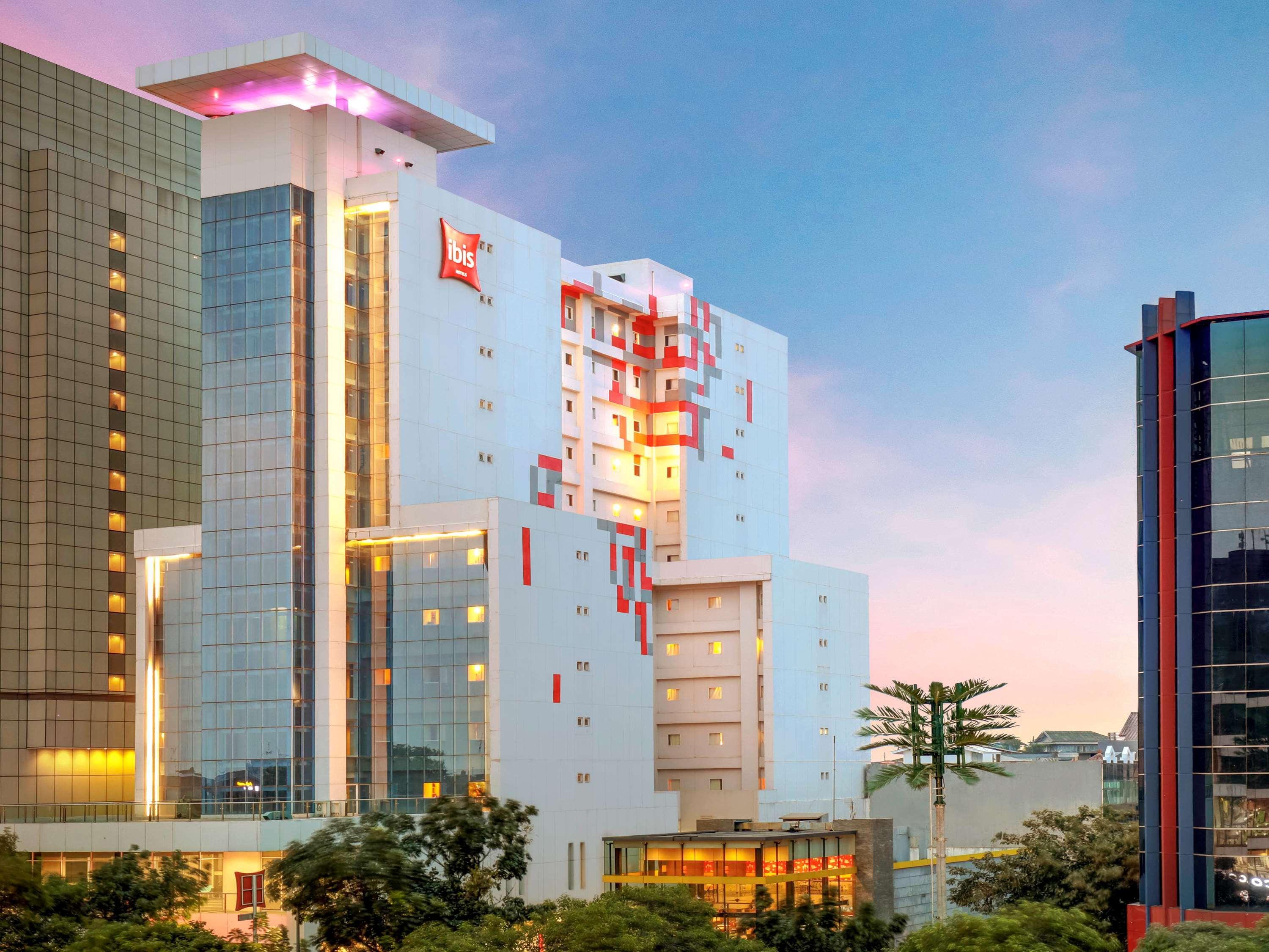 Ibis Jakarta Harmoni Jacarta Exterior foto