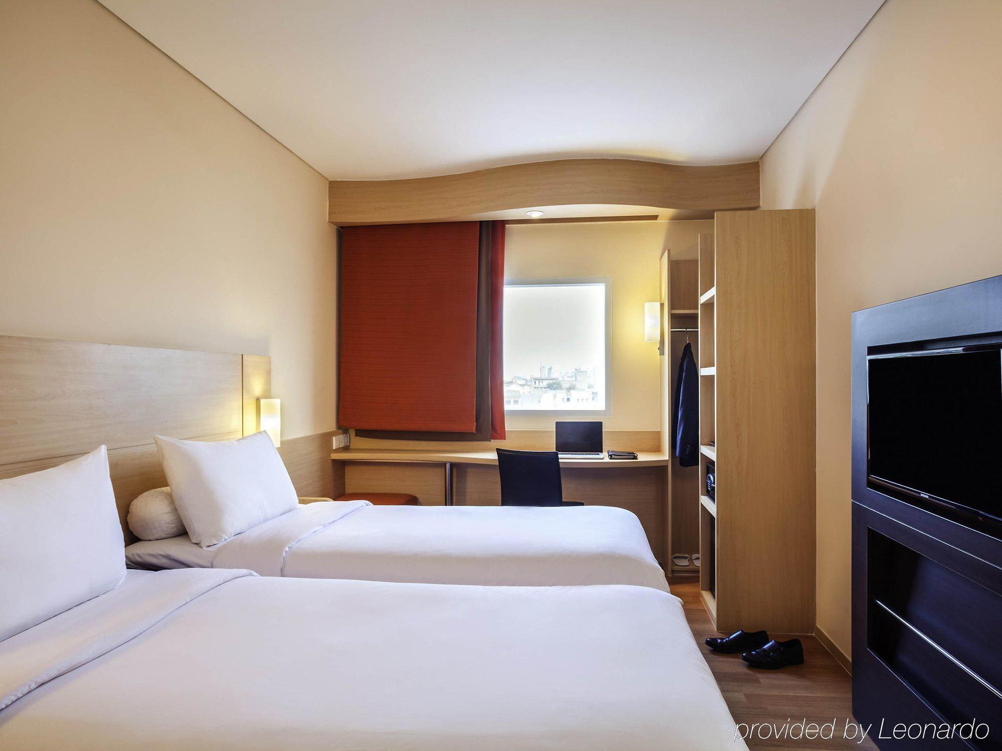 Ibis Jakarta Harmoni Jacarta Exterior foto