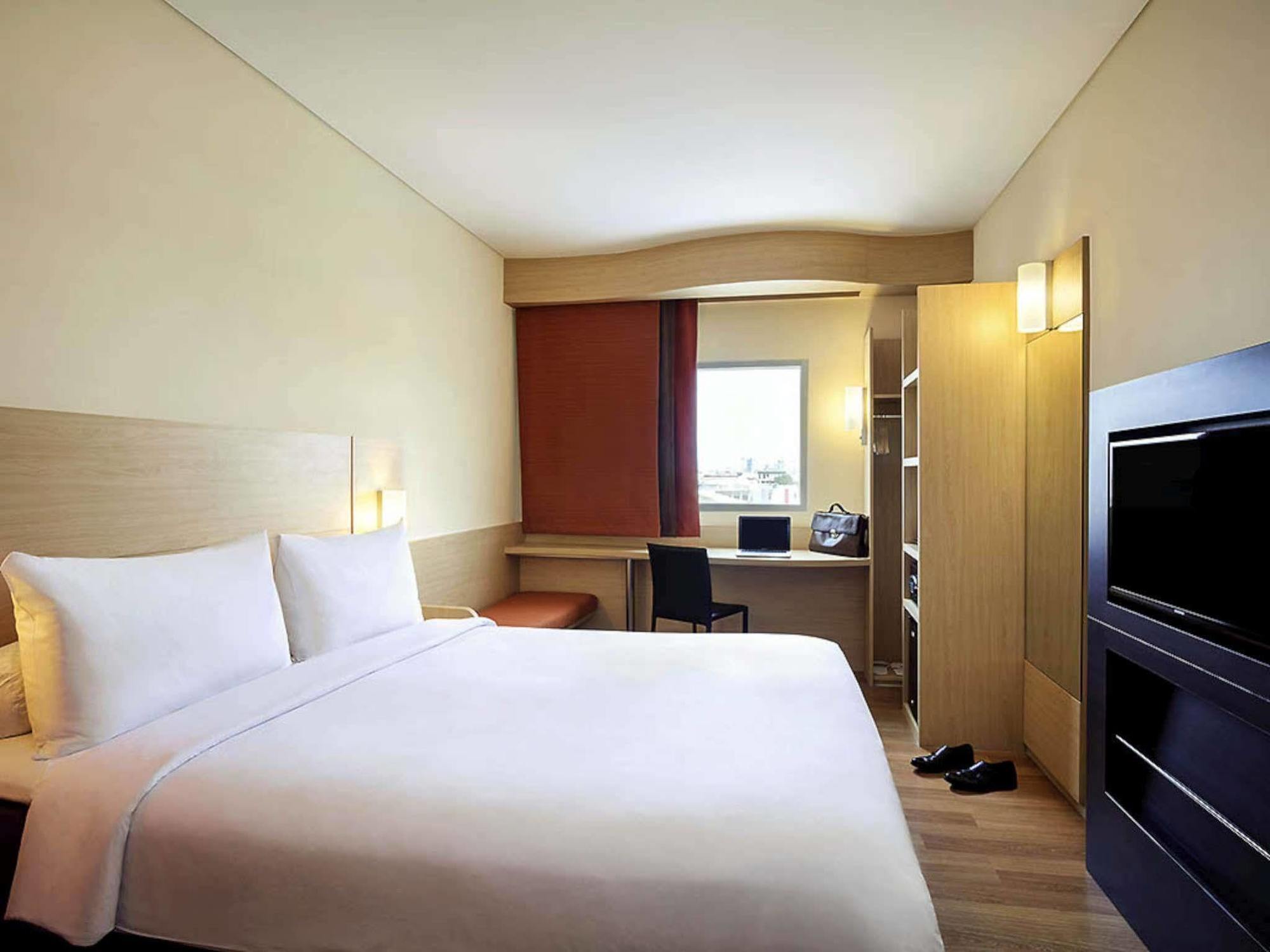 Ibis Jakarta Harmoni Jacarta Exterior foto